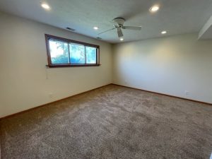 Rent 5621 s 80th
