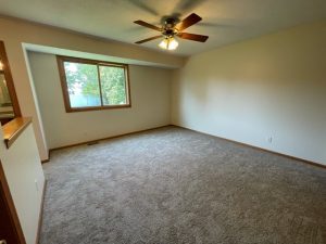 Rent 5621 s 80th