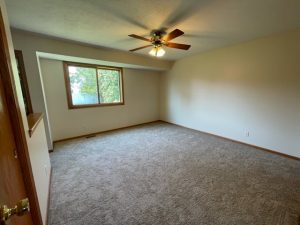 Rent 5621 s 80th