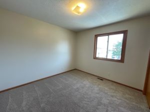 Rent 5621 s 80th