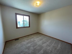 Rent 5621 s 80th