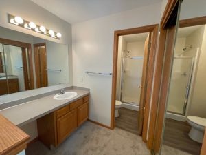Rent 5621 s 80th