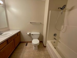 Rent 5621 s 80th
