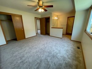 Rent 5621 s 80th